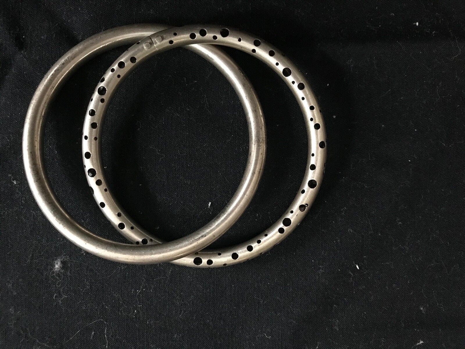 2  STERLING SILVER INTERLOCKING BANGLES BRACELETS… - image 1