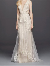 Galina Signature Wedding Dress, SIZE 6, Excellent Condition, Open Back