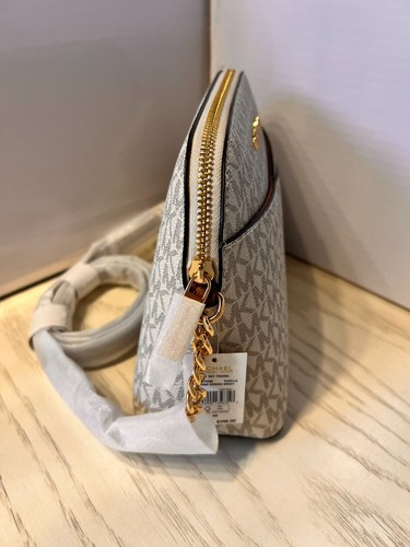 Neu mit Etikett Michael Kors Jet Set Dome MK Canvas beschichtetes PVC Crossbody Handtasche Tasche vanille - Bild 12 von 13