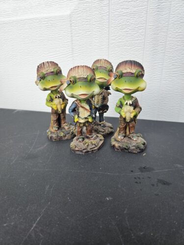 Vintage Set Of Bobblehead Frogs In Native American Attires - Picture 1 of 7