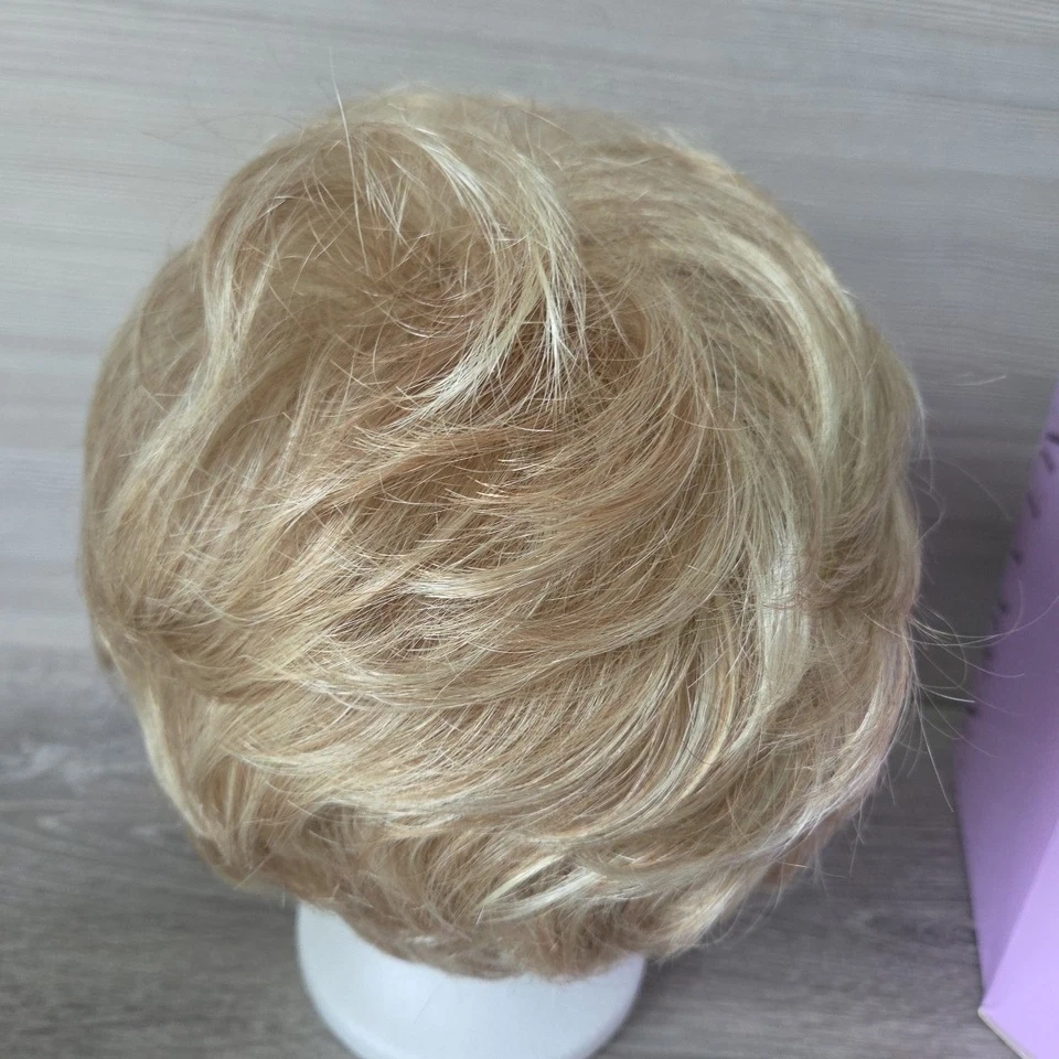 Парик Paula Young Celebrity A20941488A блондинка короткий многослойный средний - Изображение 4 из 4