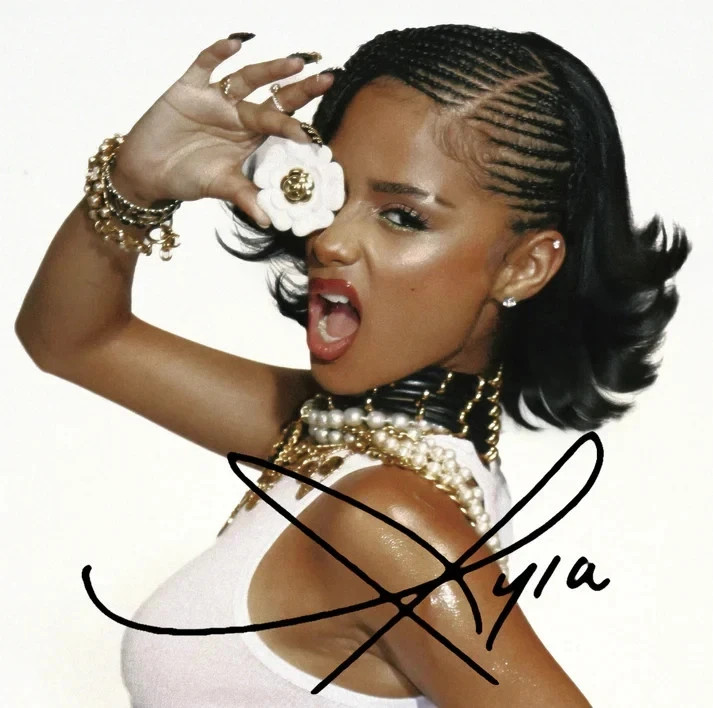 Tyla CHANEL SIGNED 7