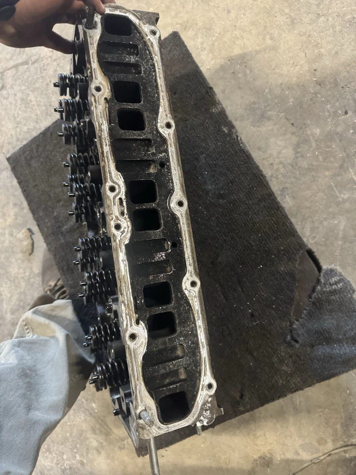 Chevy Silverado GMC Sierra 2500 3500 2006 2007 Duramax LBZ culata 6,6 L Foto 3 de 4