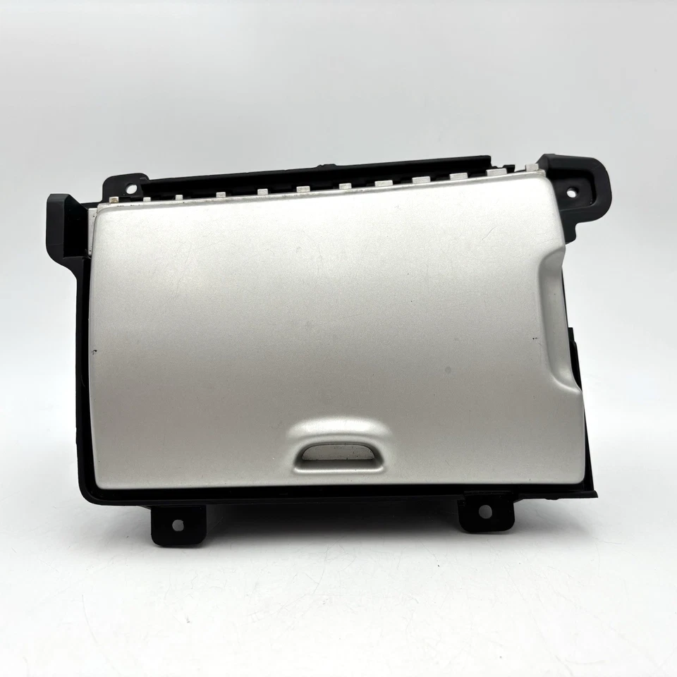 02-06 Toyota Highlander Center Console Cup Holder Storage Silver OEM 5562548010 - Image 2 of 4