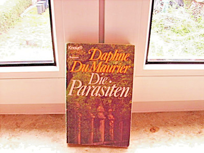 Daphne DuMaurier, Die Parasiten