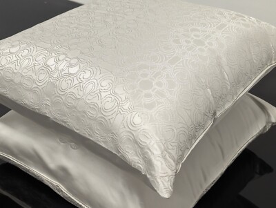 FRETTE SEIDE LUXUS BESTICKTE KISSEN X2. Sie sparen £££