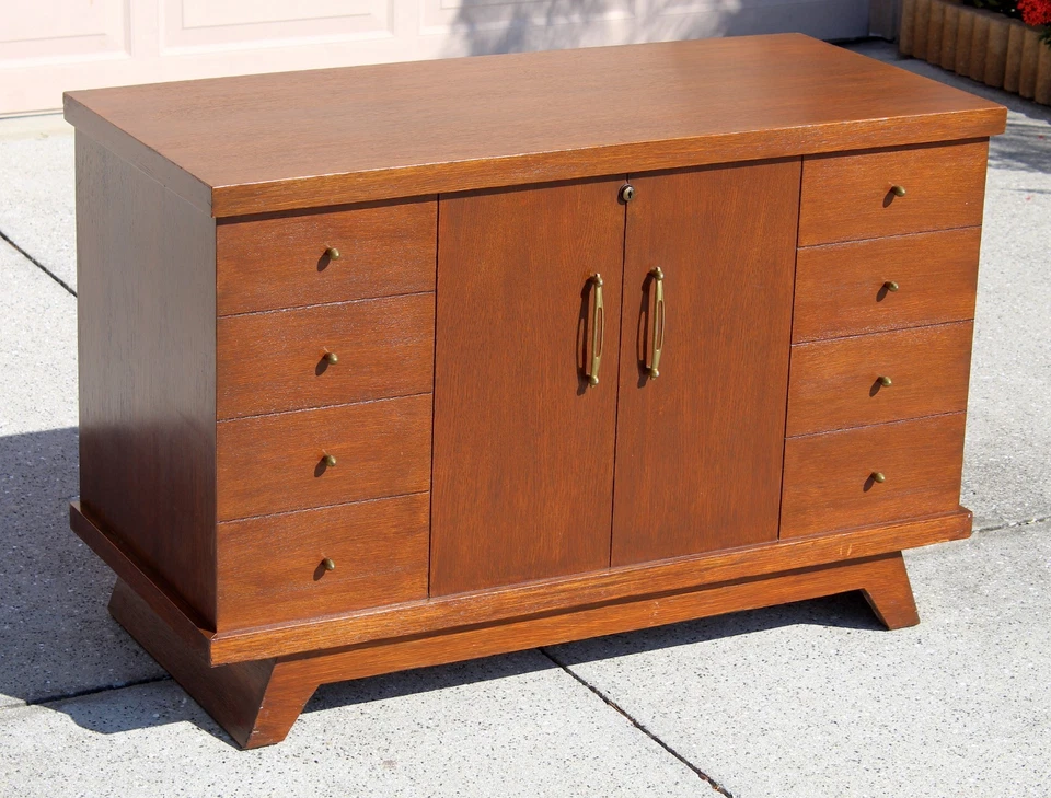 Mid-Century Modern Cedar Hope Chest by Lane Furniture – LOCK REMOVED FOR SAFETY - Image 2 of 4