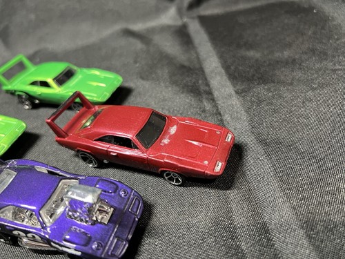 Hot Wheels '69 Dodge Charger Daytona Bundle X5 Green Purple And Red - Picture 4 of 11