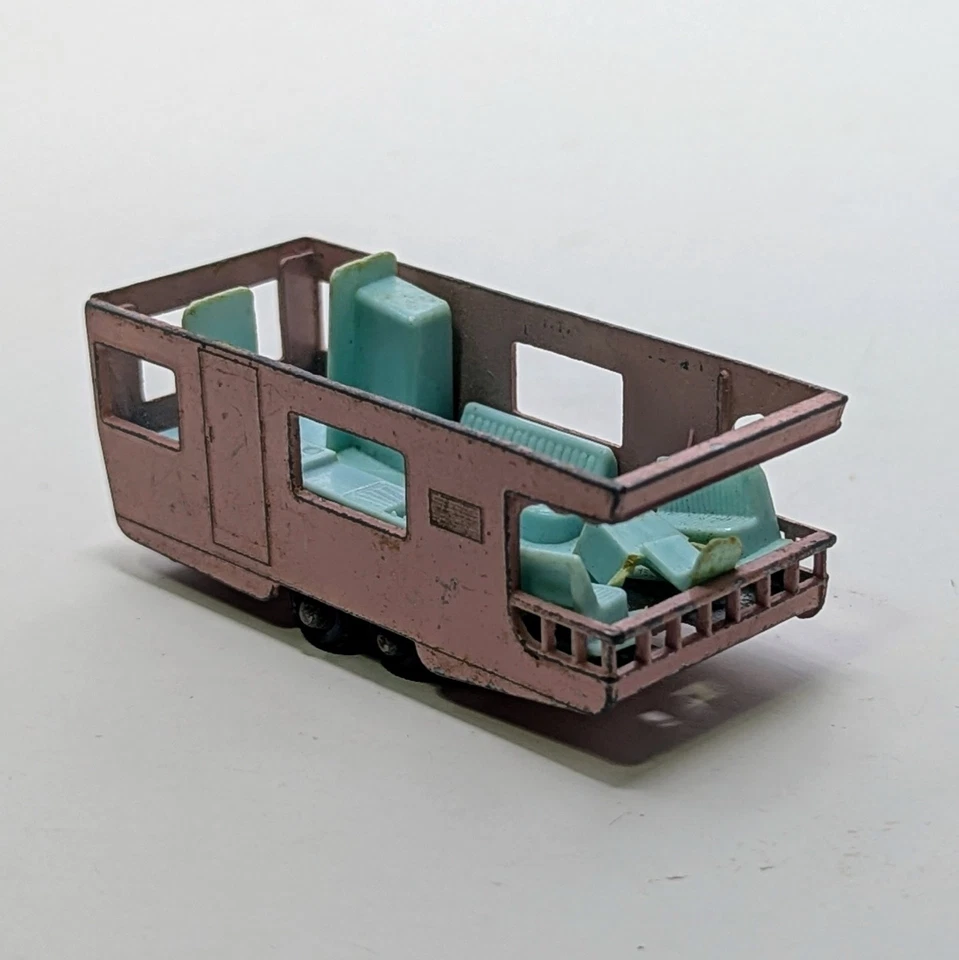 Remolque caravana Matchbox #23 1965 de colección, rosa sin techo blanco ~ para piezas Foto 2 de 4