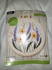 Bucilla Stamped Crewel Embroidery Kit Flowers Round Yarn Crafts 6x6"
