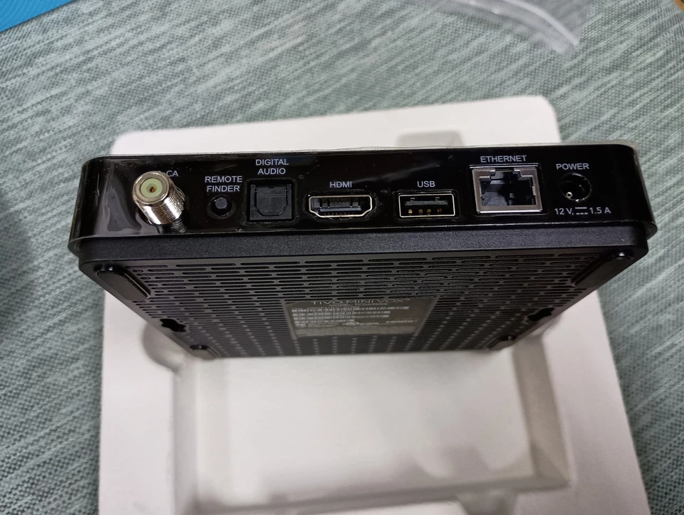 TiVo MINI VOX 4K Streaming Media Player  UHD W/ Voice Remote TCDA95000  - Image 3 of 4