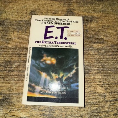 E.T. The Extra-Terrestrial Paperback book by William Kotzwinkle Steven Spielberg