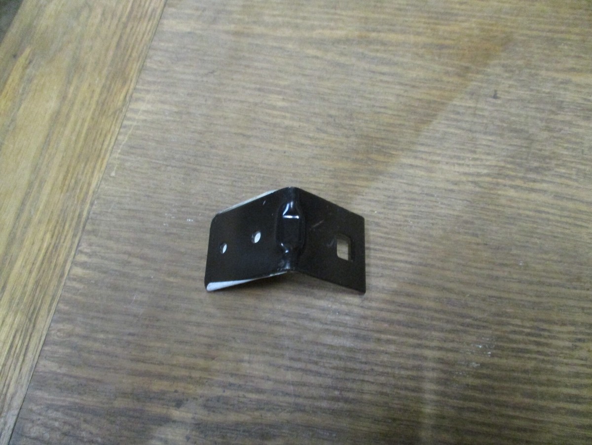 Renault Wind Twingo II Front Wing Bracket 7782562366 | eBay