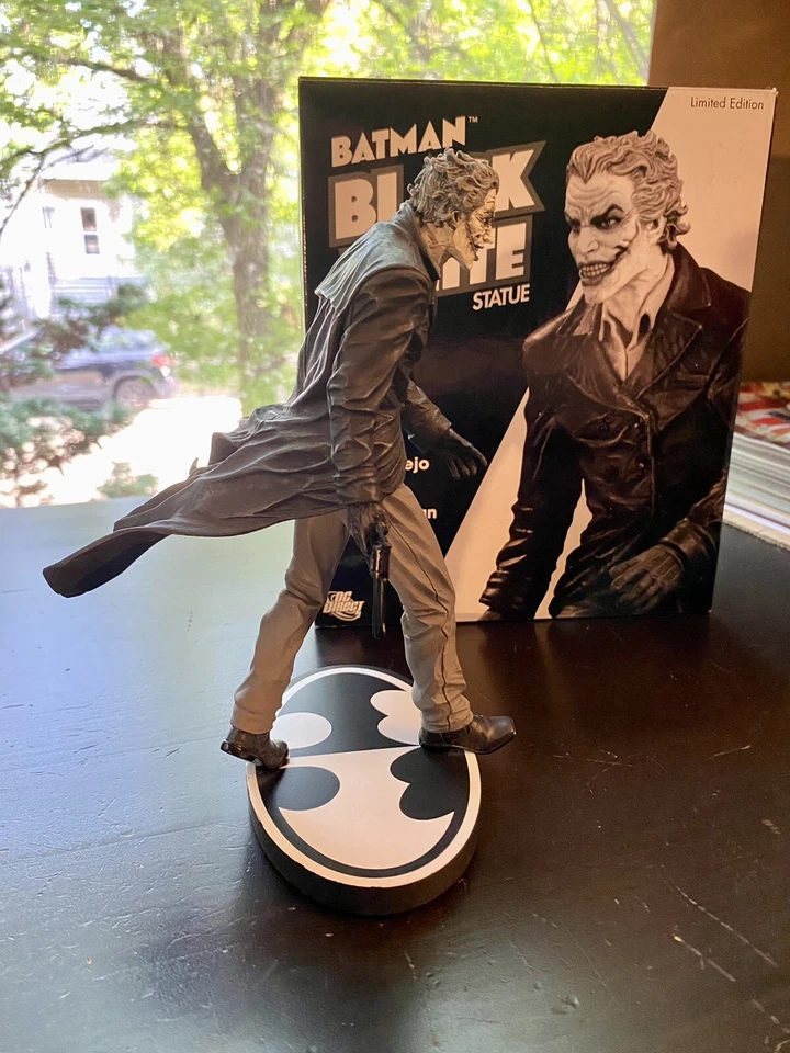 BATMAN: Estatua BLANCO Y NEGRO | ¡LEE BERMEJO JOKER! | DC Direct 0513/7000 🤡 Foto 2 de 4