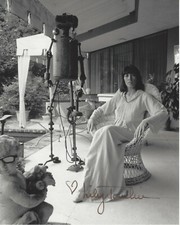 COMEDIAN LILY TOMLIN HAND SIGNED AUTHENTIC 'NASHVILLE' 8X10 PHOTO w/COA ACTRESS