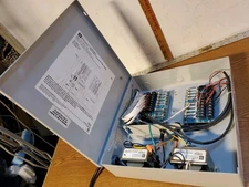 ALTRONIX ALTV2416ULX 24V 28V 16 Fused 115 VACOutputs  CCTV Power Supply