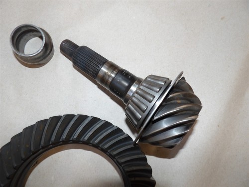 3.55:1 8-1/4 8.25 Rear Axle Differential Ring Pinion Gear Set Jeep Cherokee XJ - Picture 3 of 8