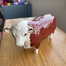 BESWICK NO. 1363A (FIRST VERSION) HEREFORD BULL 'CHAMPION OF CHAMPIONS' FIGURINE