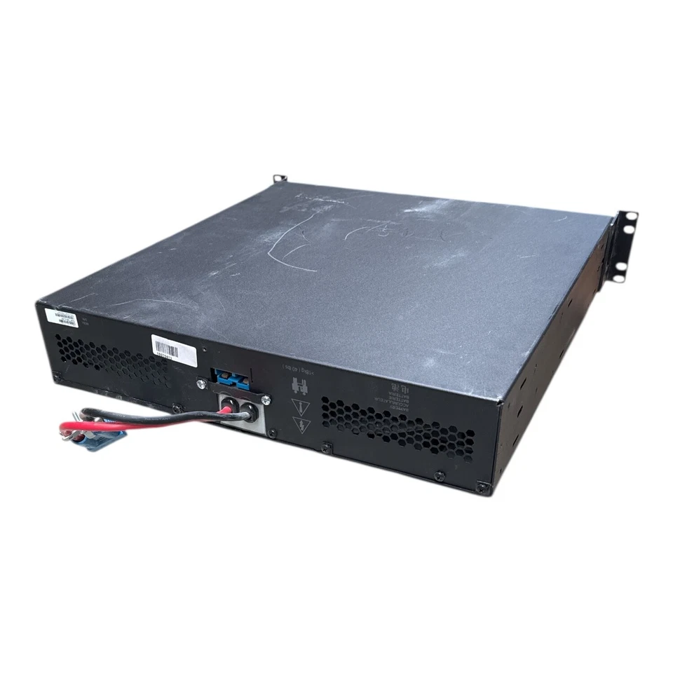 APC SURT48XLBP Batterieerweiterung 2HE (ohne Akkus, Blende fehlt, Kratzer) - Bild 2 von 2