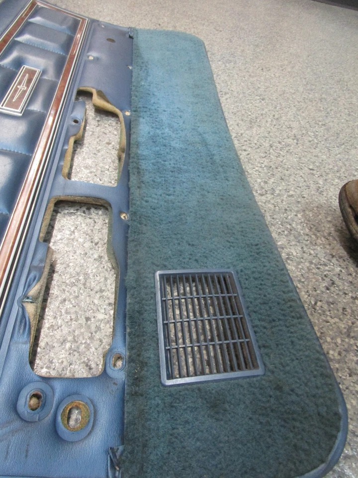 Ford Thunderbird 1977-1979 par de paneles de puerta azul Foto 4 de 4