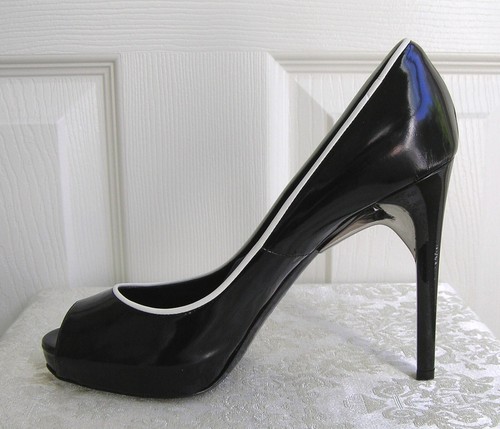 Ruthie Davis - NEW Peep Toe Pump Heels Platform Black Patent 36.5 ($485) - Picture 3 of 9