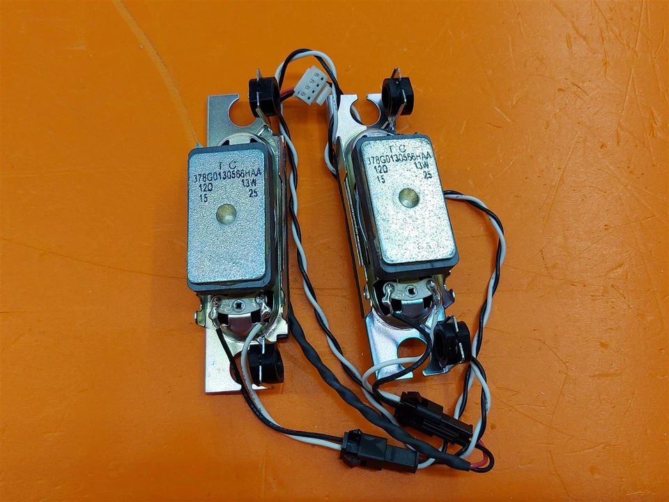 ⭐️⭐️⭐️⭐️⭐️ TV Left & Right Speaker Set NEC E705 w Cables - Image 2 of 2