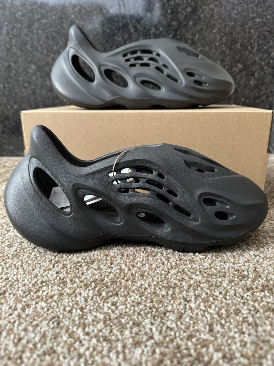 Yeezy Foam Runner Carbon Size UK
