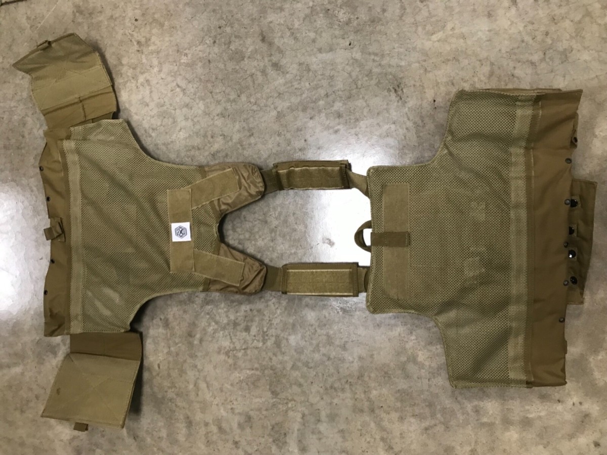 Tactical Vest COYOTE FDE Tan Plate Carrier W/ 2 10x12 Curved