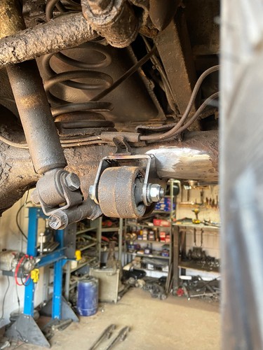 JIMNY AXLE RADIUS REPAIR BRACKET - REAR AXLE OFFSIDE ARM MOUNTING POINT MOUNT HD - Picture 2 of 15