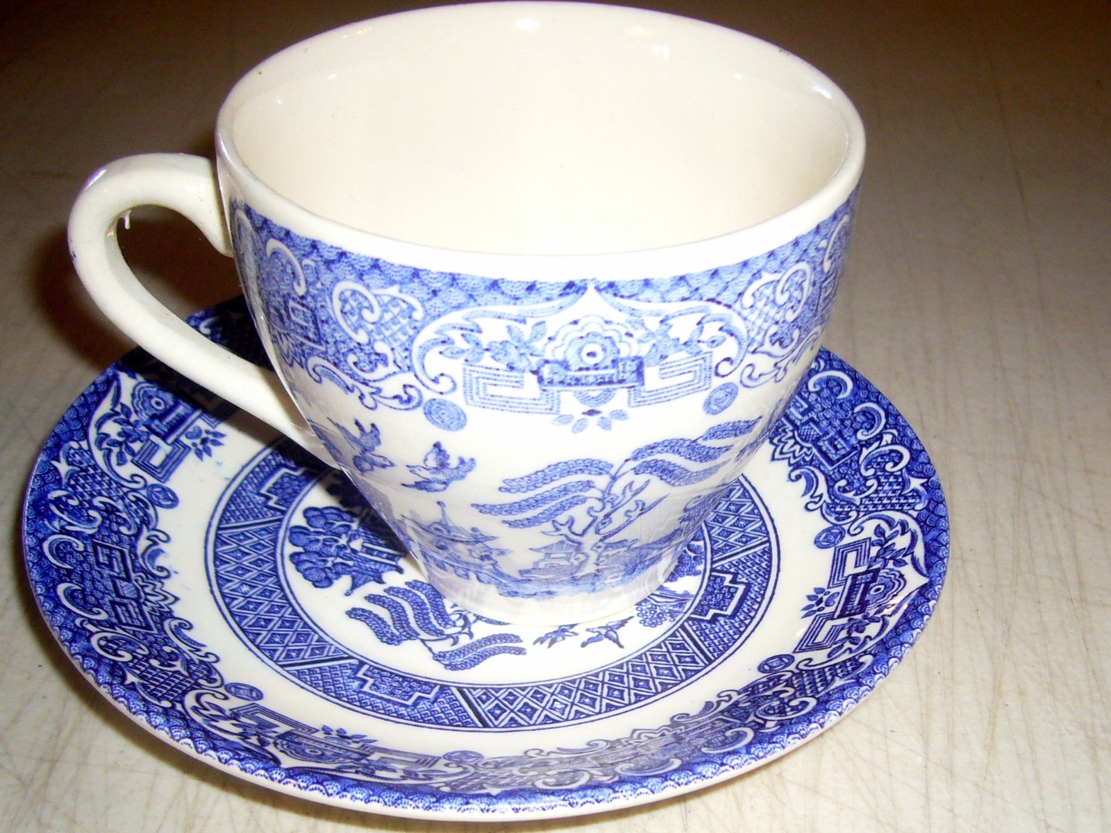 ENGLISH IRONSTONE TABLEWARE Staffordshire Blue Willow Cup & Saucer Set