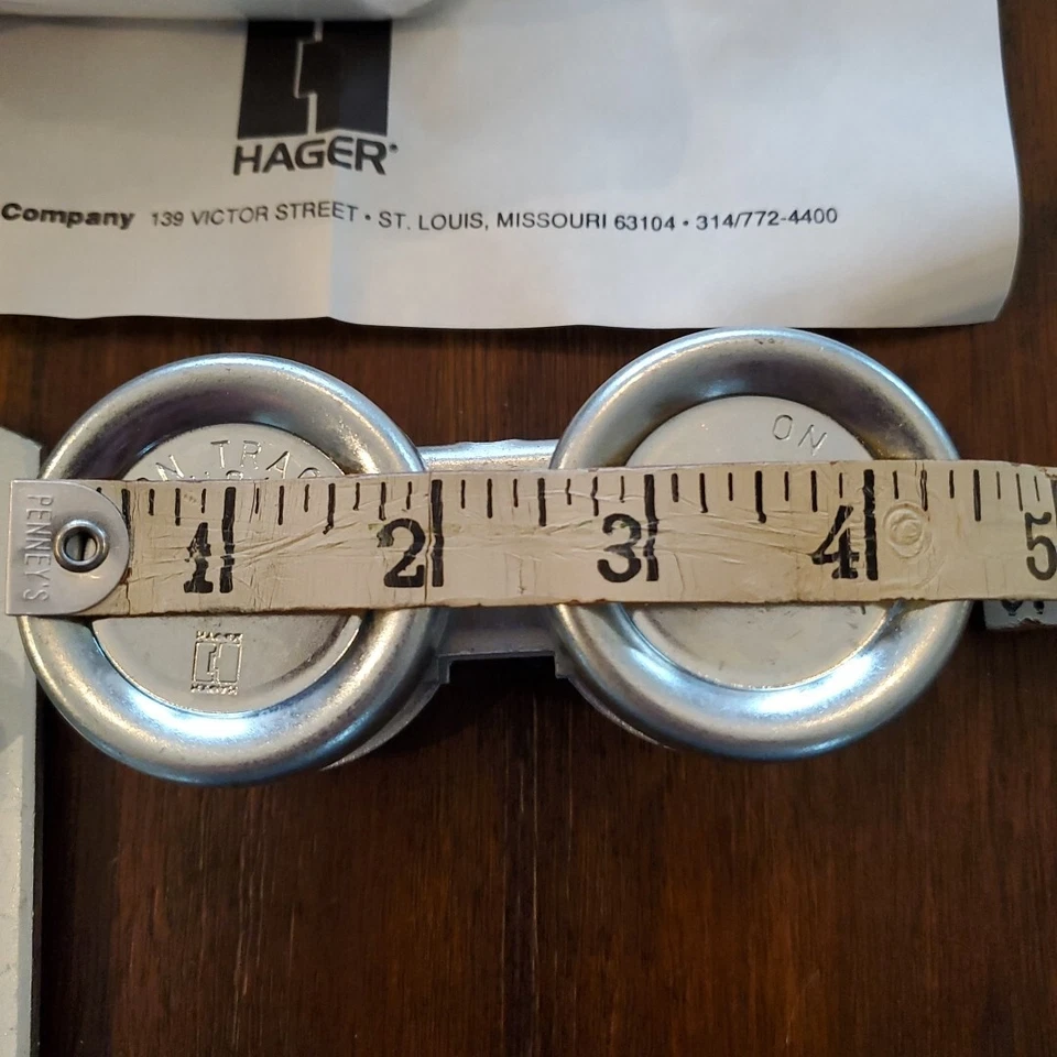 1 par de rodillos de riel de caja para colgar puertas de granero. ¡HECHO EN USA! NUEVO Foto 3 de 4