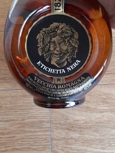 Brandy VECCHIA ROMAGNA Etichetta Nera Anni '70 VINTAGE sigillata 700ml, 40 gradi - Foto 5 di 6