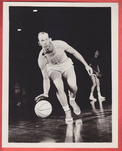 1958-59 MINNEAPOLIS LAKERS TEAM ISSUE 8 X 10 GLOSSY VERN MIKKELSEN HOF - 第 1/2 張圖片