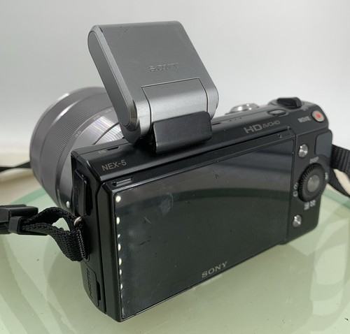 Sony Nex-5 14.2MP CAMERA 18-55mm Lens SILVER+CHARGER+WIRE+8GB CARD TESTED - 475 - Picture 5 of 8