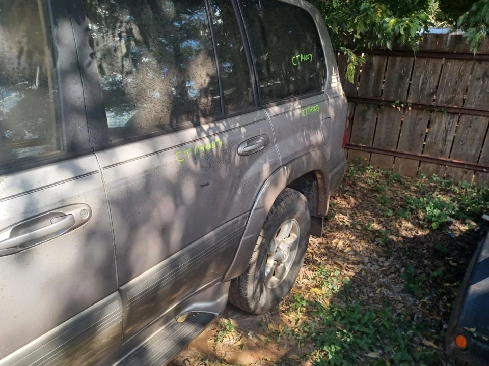 Lanterna traseira de passageiro quarto de painel montado se encaixa 98-02 LAND CRUISER 610931 - Imagem 3 de 4