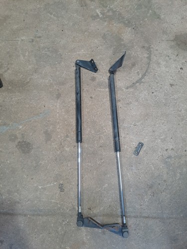 Nissan Pulsar Gtir Boot Struts