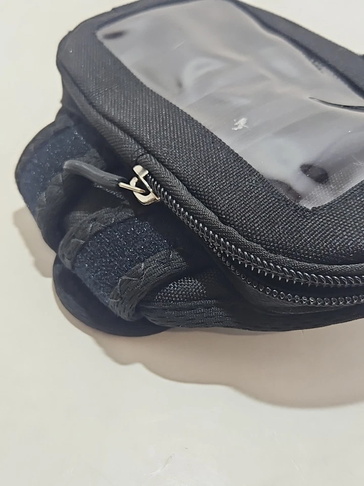 Armpocket Runners Phone Headphones & Card Arm Holder With Adjustable Strap - Image 4 of 4