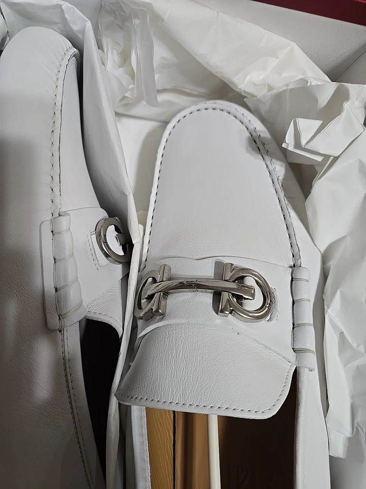 RARE Find In White And Silver Ferragamo Leather Shoes 11EE - Image 2 of 4