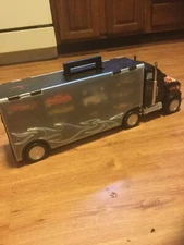 Hot Wheels Showcase 28 semi truck Vehicle Storage Display Case Carrying car 