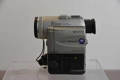 SONY DCR-PC100 Digital Handycam Camcorder miniDV Video Camera