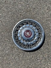 One 1986 To 1992 Cadillac Fleetwood Brougham Wire Spoke Locking Hubcap Scratch