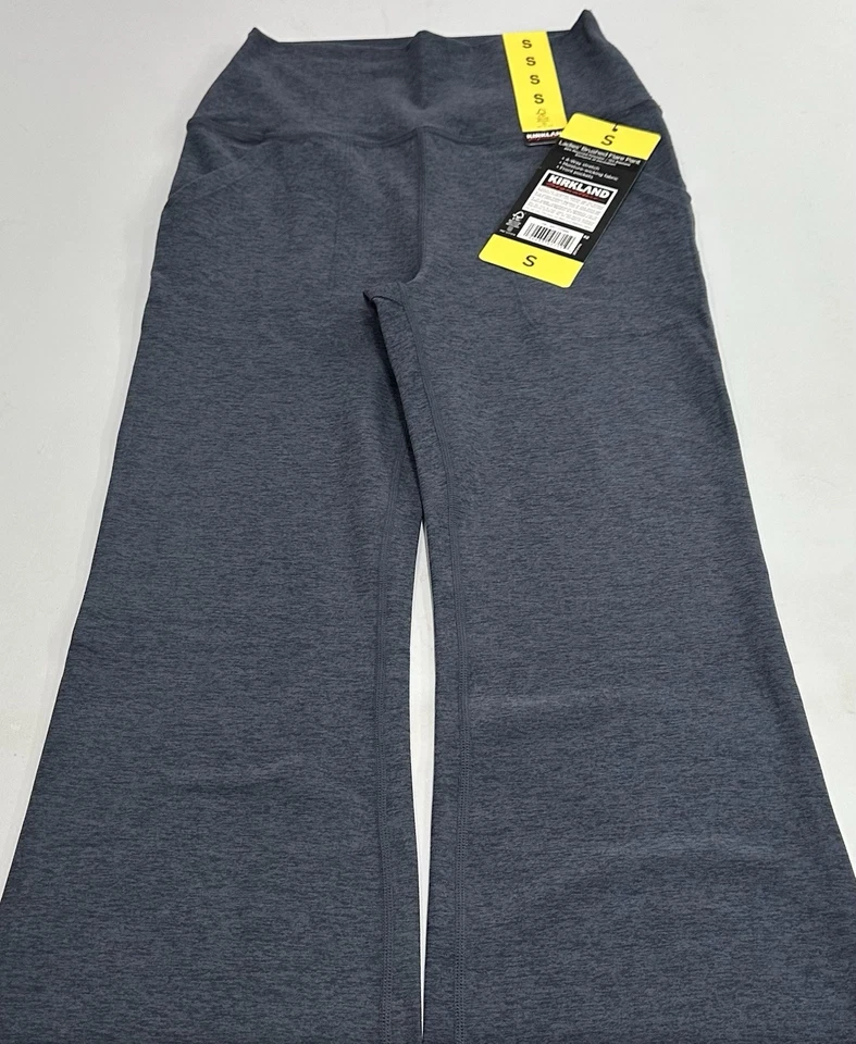 Pantalones acampanados cepillados Kirkland Signature para mujer, azules, talla S Foto 2 de 3