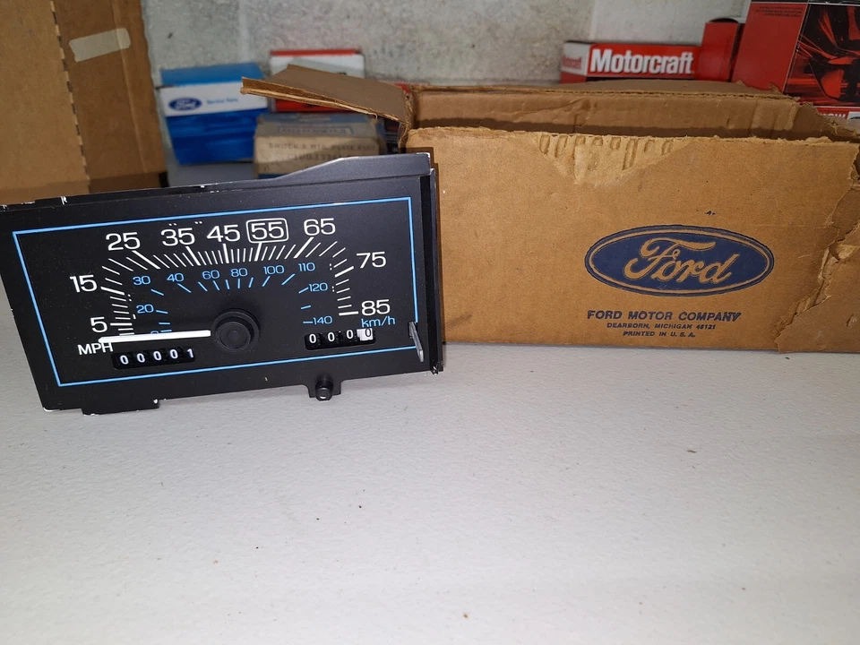 Velocímetro Ford Thunderbird E1SZ-17255-A 1980-1981 nuevo de lote Foto 2 de 4