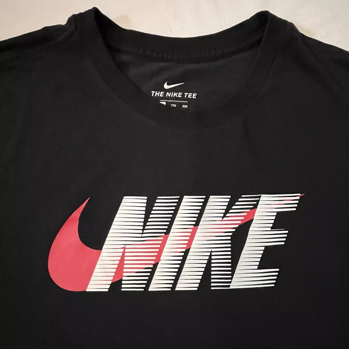 Nike t-shirt 🖤 Size M,L,Xl,XXl,XXXl التسليم مباشر 🔥🔥 الطلب عبر الواتس  0940533433