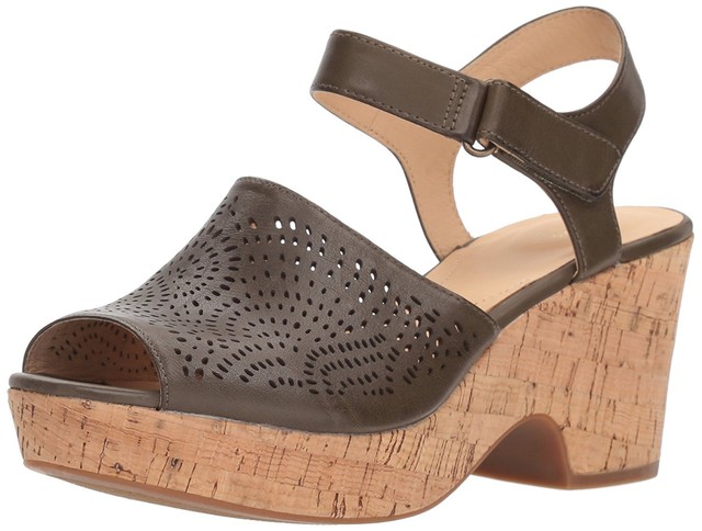 clarks womens sandals on sale