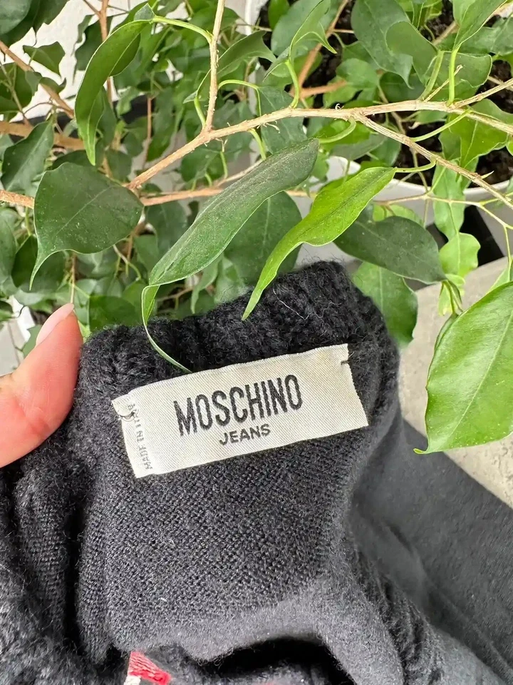 Suéter Moschino cuello en V para mujer talla S Foto 2 de 4