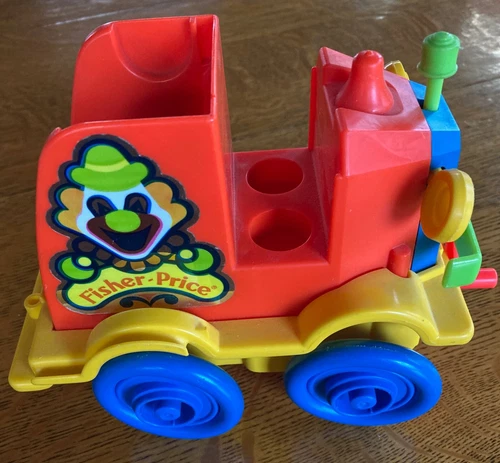 VINTAGE 1983  FISHER PRICE LITTLE PEOPLE CLOWN BRIGADE FIRE TRUCK