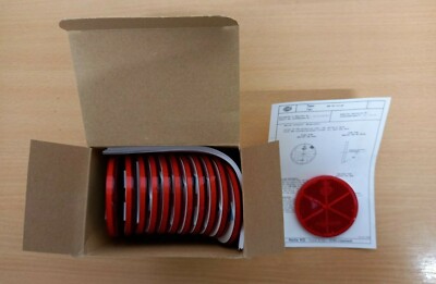 HELLA RED REFLECTORS BOXED QTY OF 25 PIECES. 002 014-081