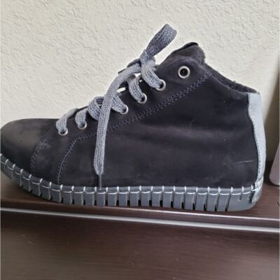 Andia Fora raset suede lace up black sneaker 38/7.5