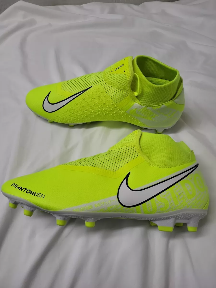Soccer clearance cleats yellow
